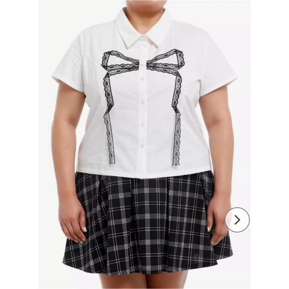 Hot Topic Daisy Street | Black Lace Ribbon Woven Button-Up White Collar Shirt - Picture 1 of 3